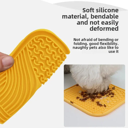 Pet Suction Cup Lick Pad Pet Lunch Mat Slow Food Pad for Cats and Dogs Powerful Suction Cup Easy To Wash Silicone Material