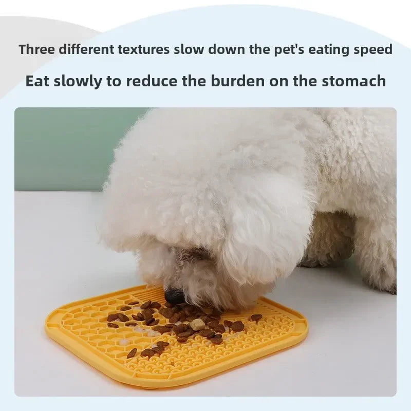 Pet Suction Cup Lick Pad Pet Lunch Mat Slow Food Pad for Cats and Dogs Powerful Suction Cup Easy To Wash Silicone Material