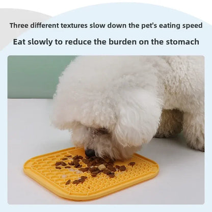 Pet Suction Cup Lick Pad Pet Lunch Mat Slow Food Pad for Cats and Dogs Powerful Suction Cup Easy To Wash Silicone Material